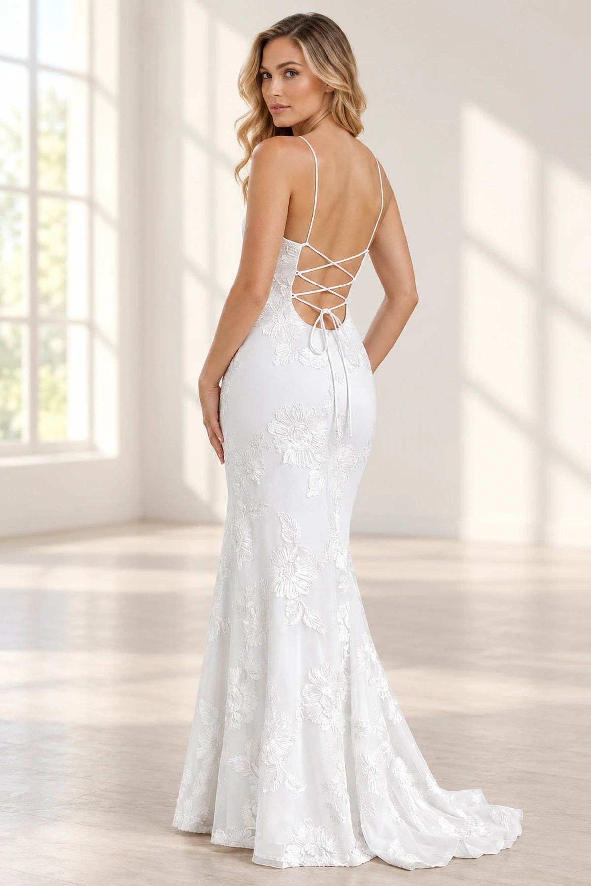 Elegant Floral Applique Mermaid Scoop Neck Spaghetti Strap Lace-Up Back Prom Dress
