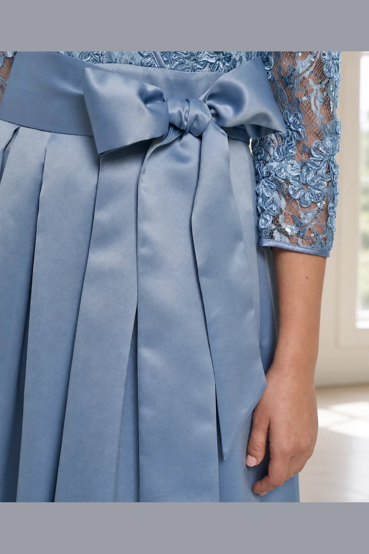 Elegant A-Line V-Neck Three-Quarter Sleeve Closed-Back Long Mother of the Bride Dress
