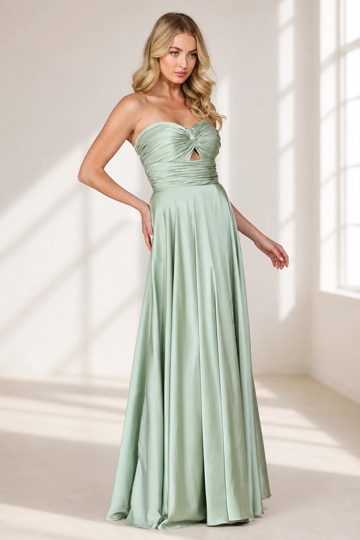 Chic A-Line Sweetheart Strapless Zip-Back Floor-Length Emerald Prom Dress