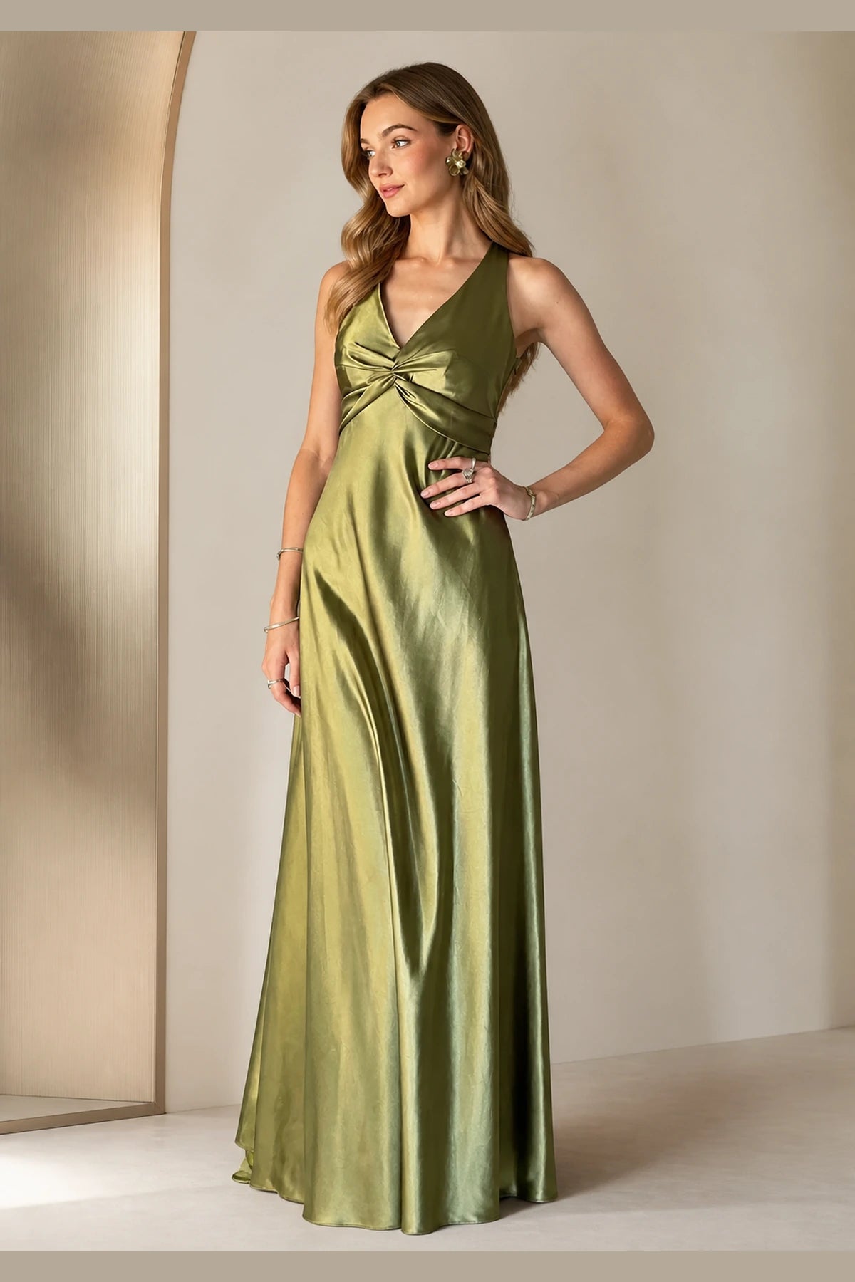Chic Sheath Halter V-Neck Sleeveless Open-Back Floor-Length Wedding Guest Dress