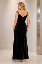 Elegant Plus Size Burgundy Velvet V-Neck Sleeveless Slit Mother of the Bride Dress