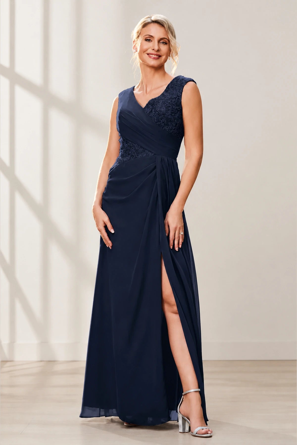 Dusty Purple A‑Line V‑Neck Sleeveless Zipper‑Back Long Mother Of The Bride Dress